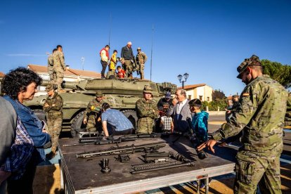 Los niños conocieron los Centauros y las armas del Ejército