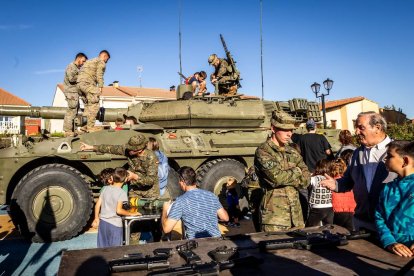 Los niños conocieron los Centauros y las armas del Ejército