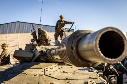 Los niños conocieron los Centauros y las armas del Ejército