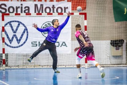 Los amarillos logran su primera victoria