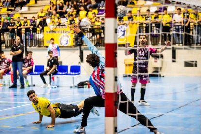 Los amarillos logran su primera victoria