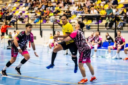 Los amarillos logran su primera victoria