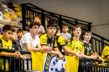 Los amarillos logran su primera victoria