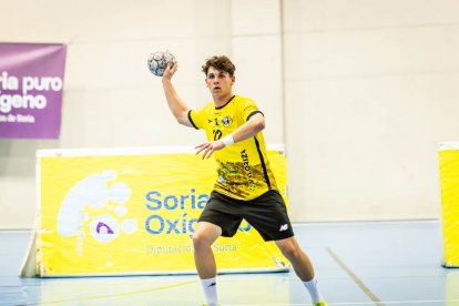 Los amarillos logran su primera victoria