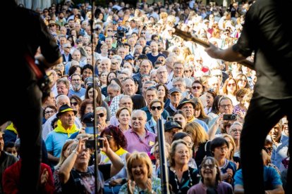 Cientos de personas bailaron en la Plaza Mayor