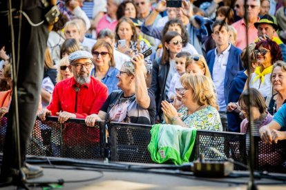 Cientos de personas bailaron en la Plaza Mayor