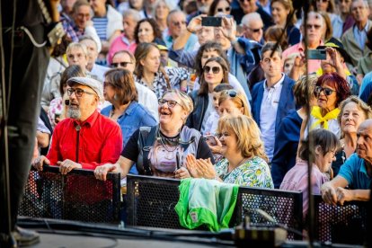 Cientos de personas bailaron en la Plaza Mayor