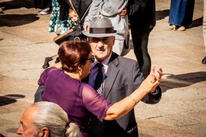 Cientos de personas bailaron en la Plaza Mayor
