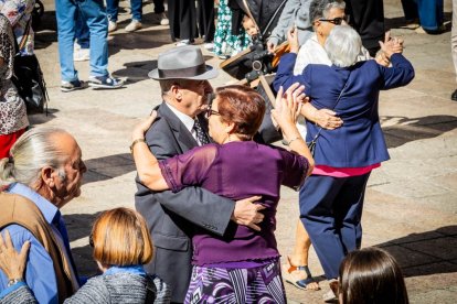 Cientos de personas bailaron en la Plaza Mayor