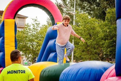 Diversión para los niños en el parque de La Barriada