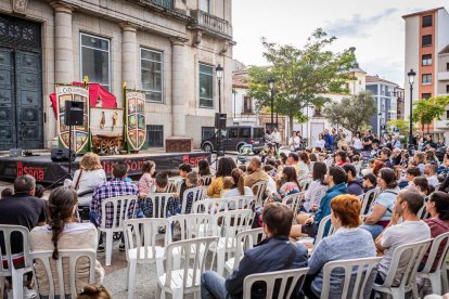 La obra fue seguida atentamente por multitud de niños