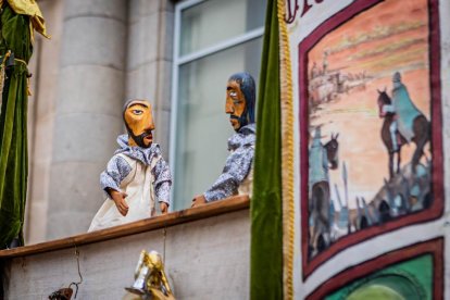 La obra fue seguida atentamente por multitud de niños