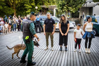 Los asistentes conocieron de primera mano el trabajo de la Benemerita