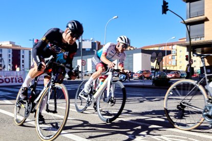 Ciclismo durante toda la mañana en la Avenida Constitución
