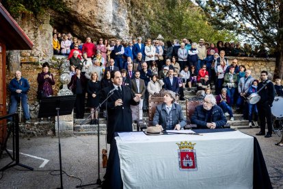 El acto se produjo tras la misa en la ermita