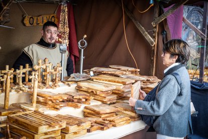 Talleres, demostraciones, teatro de calle y espectáculos animan la ciudad.