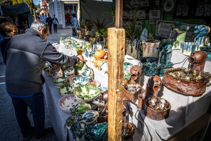 Talleres, demostraciones, teatro de calle y espectáculos animan la ciudad.