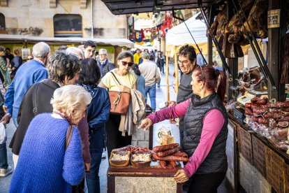 Talleres, demostraciones, teatro de calle y espectáculos animan la ciudad.