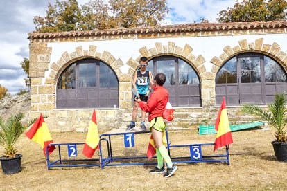 César Giaquinta y Marina Girona ganan la XIV Carrera Verde de la Guardia Civil.