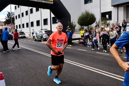 César Giaquinta y Marina Girona ganan la XIV Carrera Verde de la Guardia Civil.
