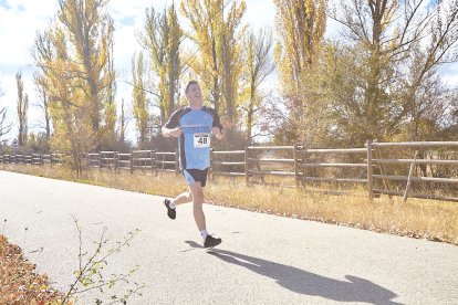 César Giaquinta y Marina Girona ganan la XIV Carrera Verde de la Guardia Civil.