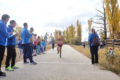 César Giaquinta y Marina Girona ganan la XIV Carrera Verde de la Guardia Civil.