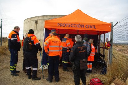 Los participantes iban equipados con la indumentaria de Protección Civil.