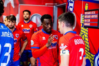 Contundente victoria de los rojillos para coger aire