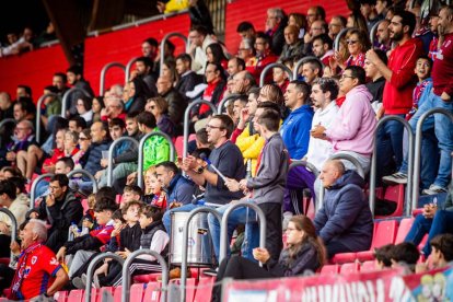 Contundente victoria de los rojillos para coger aire