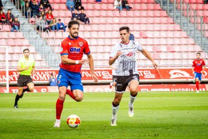 Contundente victoria de los rojillos para coger aire