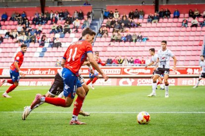 Contundente victoria de los rojillos para coger aire