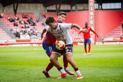 Contundente victoria de los rojillos para coger aire