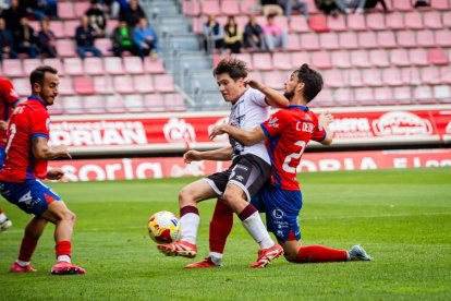 Contundente victoria de los rojillos para coger aire