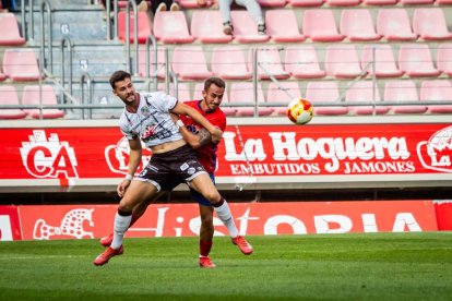 Contundente victoria de los rojillos para coger aire