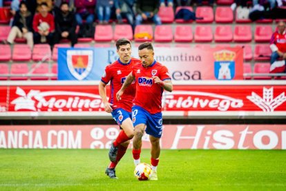 Contundente victoria de los rojillos para coger aire