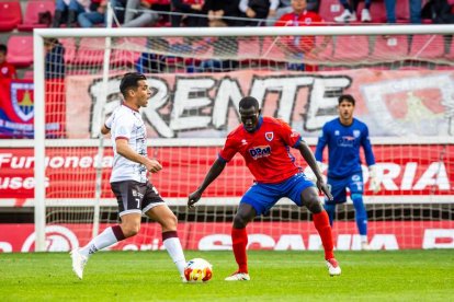 Contundente victoria de los rojillos para coger aire