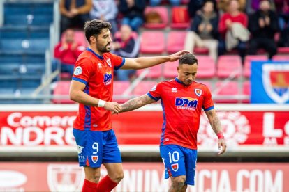 Contundente victoria de los rojillos para coger aire