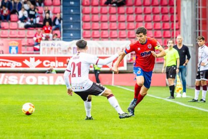 Contundente victoria de los rojillos para coger aire