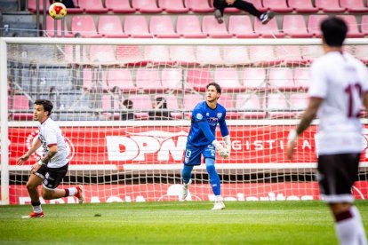 Contundente victoria de los rojillos para coger aire