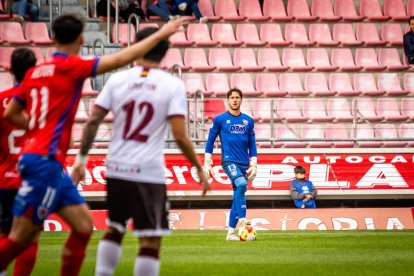 Contundente victoria de los rojillos para coger aire