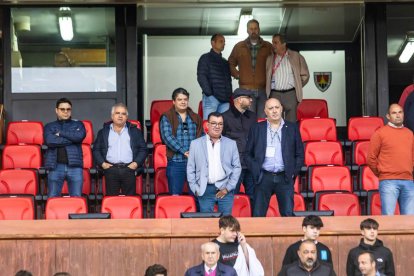 Contundente victoria de los rojillos para coger aire