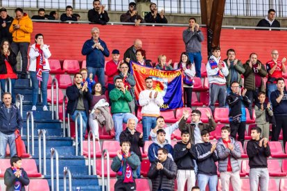 Contundente victoria de los rojillos para coger aire