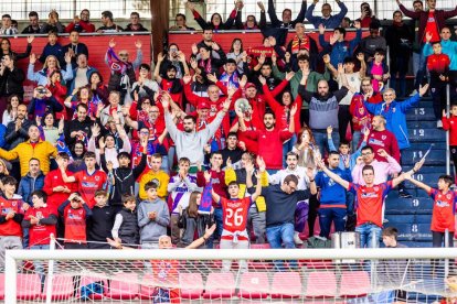 Contundente victoria de los rojillos para coger aire