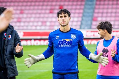 Contundente victoria de los rojillos para coger aire