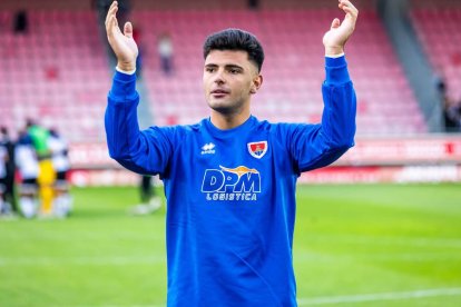 Contundente victoria de los rojillos para coger aire