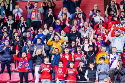 Contundente victoria de los rojillos para coger aire