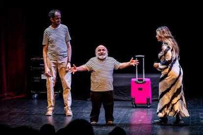 Los actores fueron muy aplaudidos en el Palacio de la Audiencia