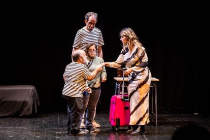 Los actores fueron muy aplaudidos en el Palacio de la Audiencia