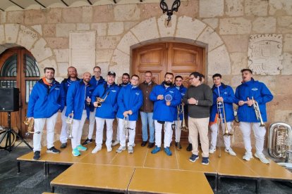 El Burgo de Osma reactiva su espíritu peñista con una nueva edición de su Encuentro de Charangas.