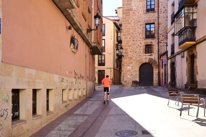 El Camino por Soria Contra el Cáncer vuelve a llenar las calles de la capital de miles de personas para recaudar fondos para la investigación.